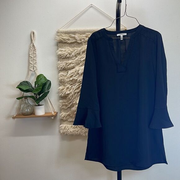 🅢🅐🅛🅔 Maurices Black Tunic Blouse Eyelet Detail Slit on sides V-Neckline - Picture 1 of 10